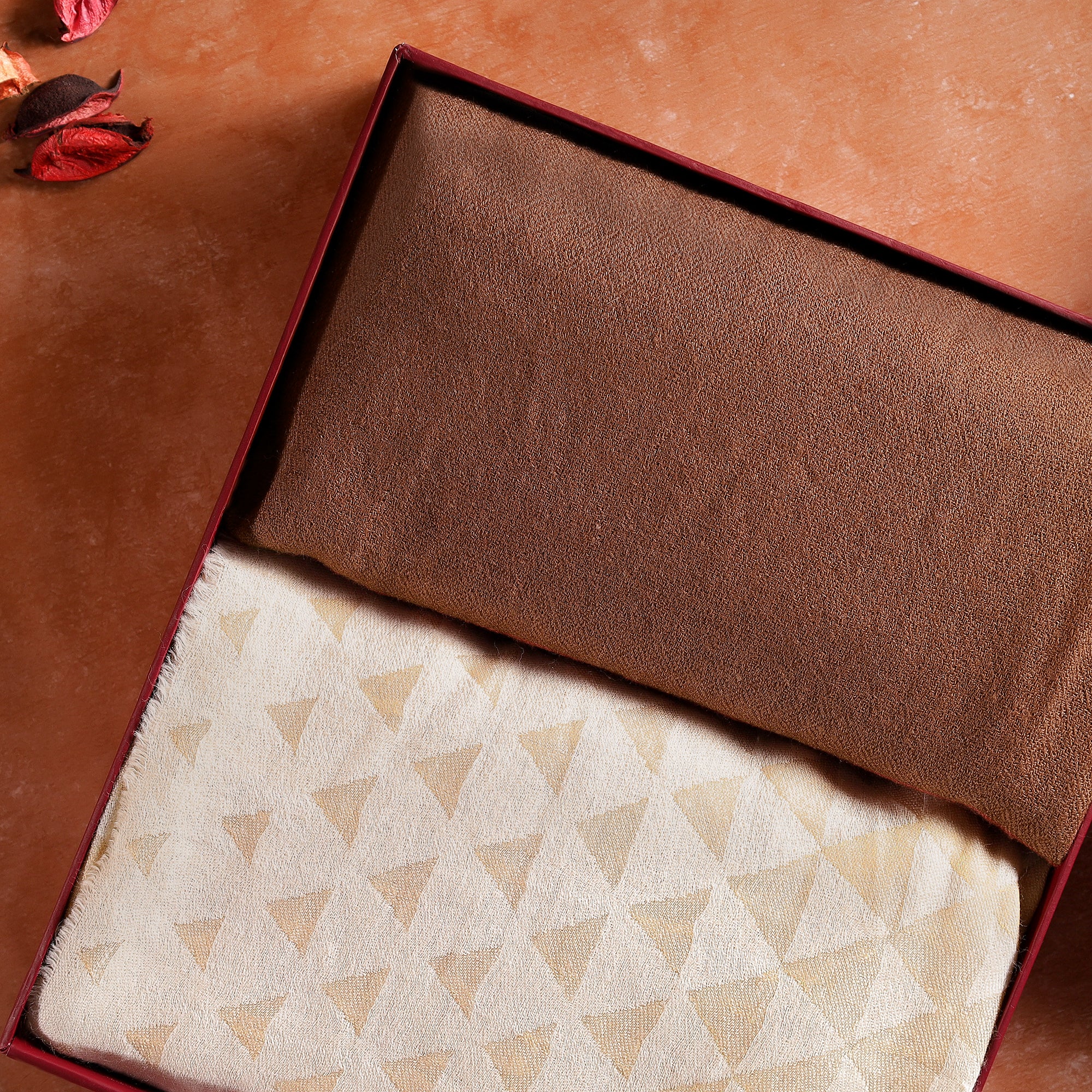 Women's Off White Pashmina Wool Zari Pyramid Stole & Gentlemen's Brown Pashmina Wool Diamond Weave Muffler