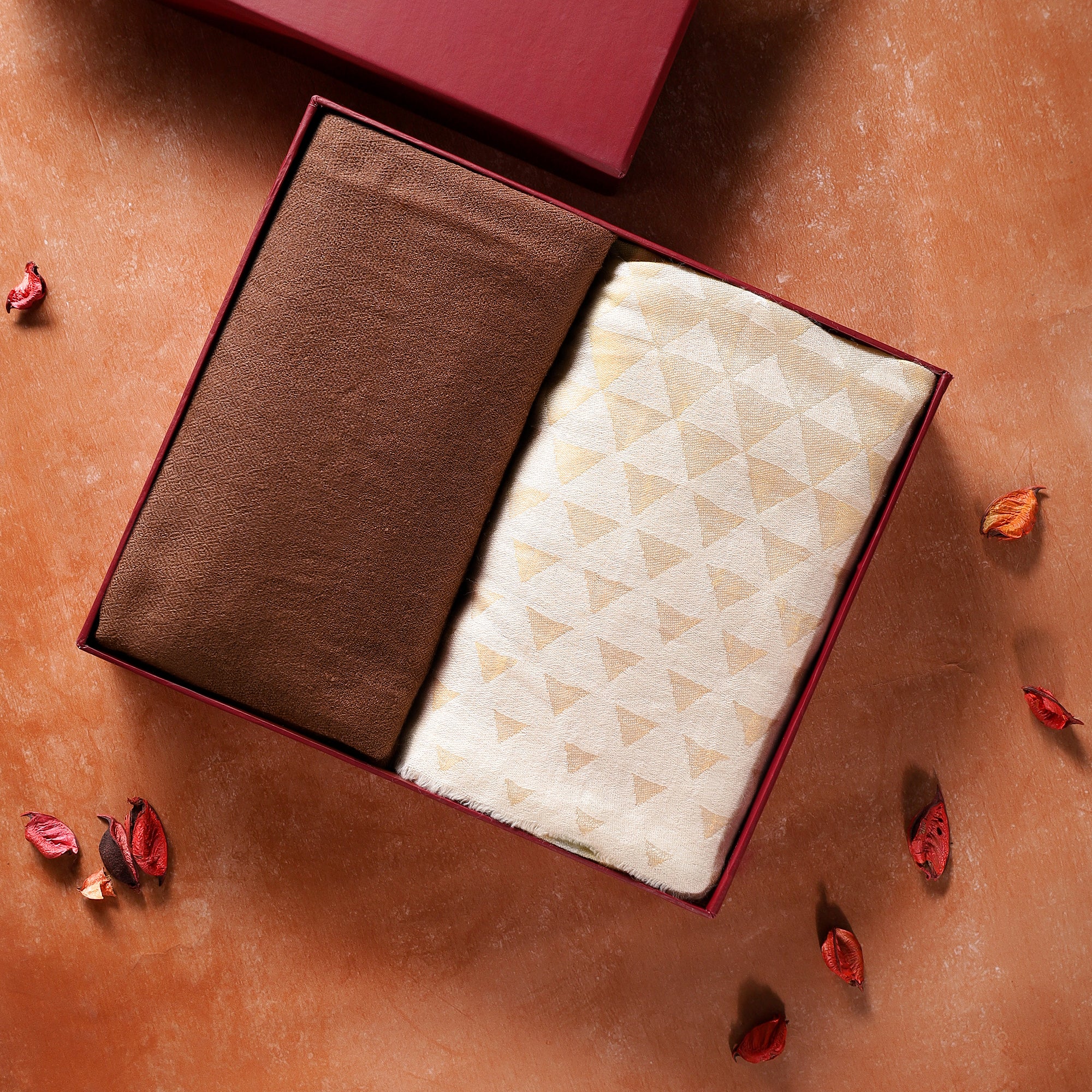 Women's Off White Pashmina Wool Zari Pyramid Stole & Gentlemen's Brown Pashmina Wool Diamond Weave Muffler