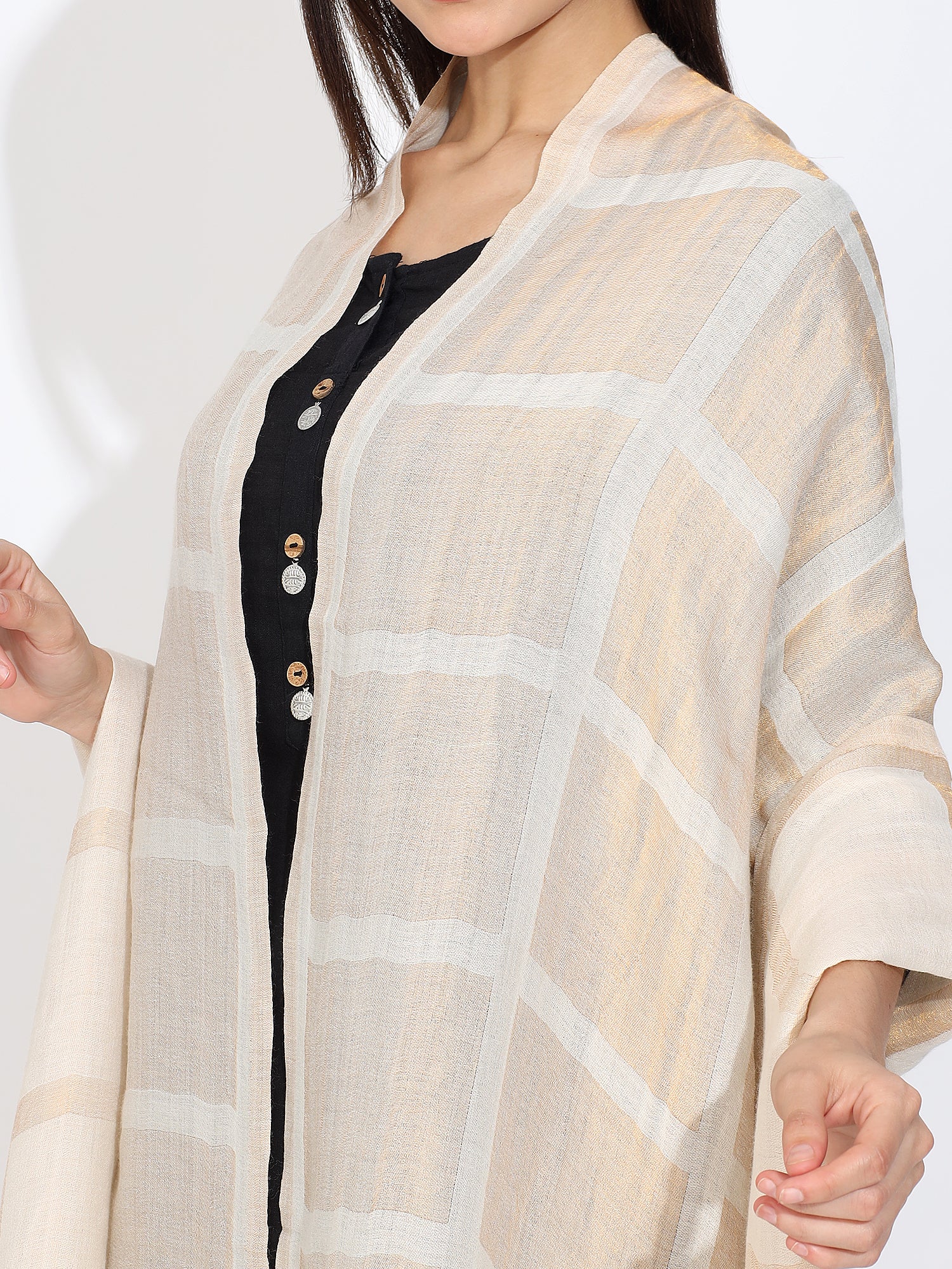 beige and white checkered scarf
