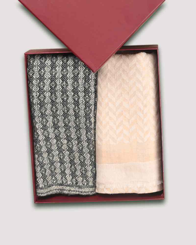 White Fine Wool Zari Chevron Pattern Stole & Black Acrylic Texture Muffler Combo